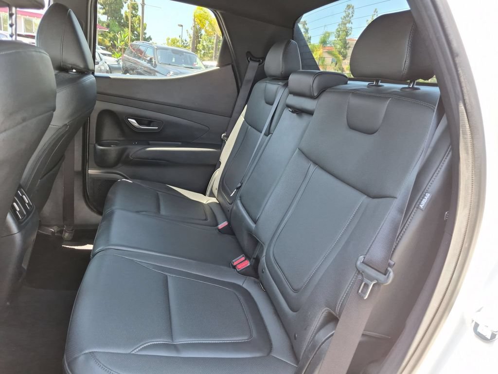 Used 2025 Hyundai Santa Cruz SEL AWD/4WD image 28