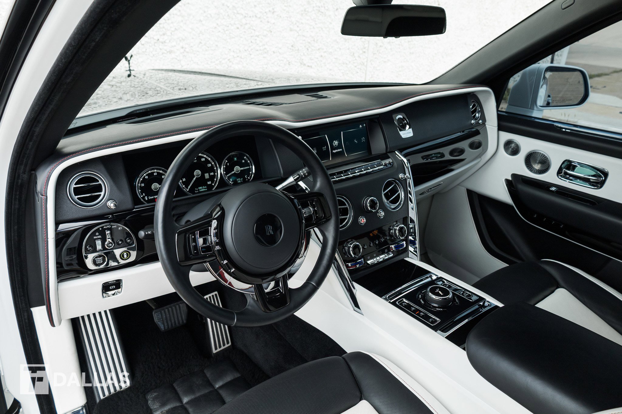 Used 2022 Rolls-Royce Cullinan w/ Technology Package AWD/4WD image 25