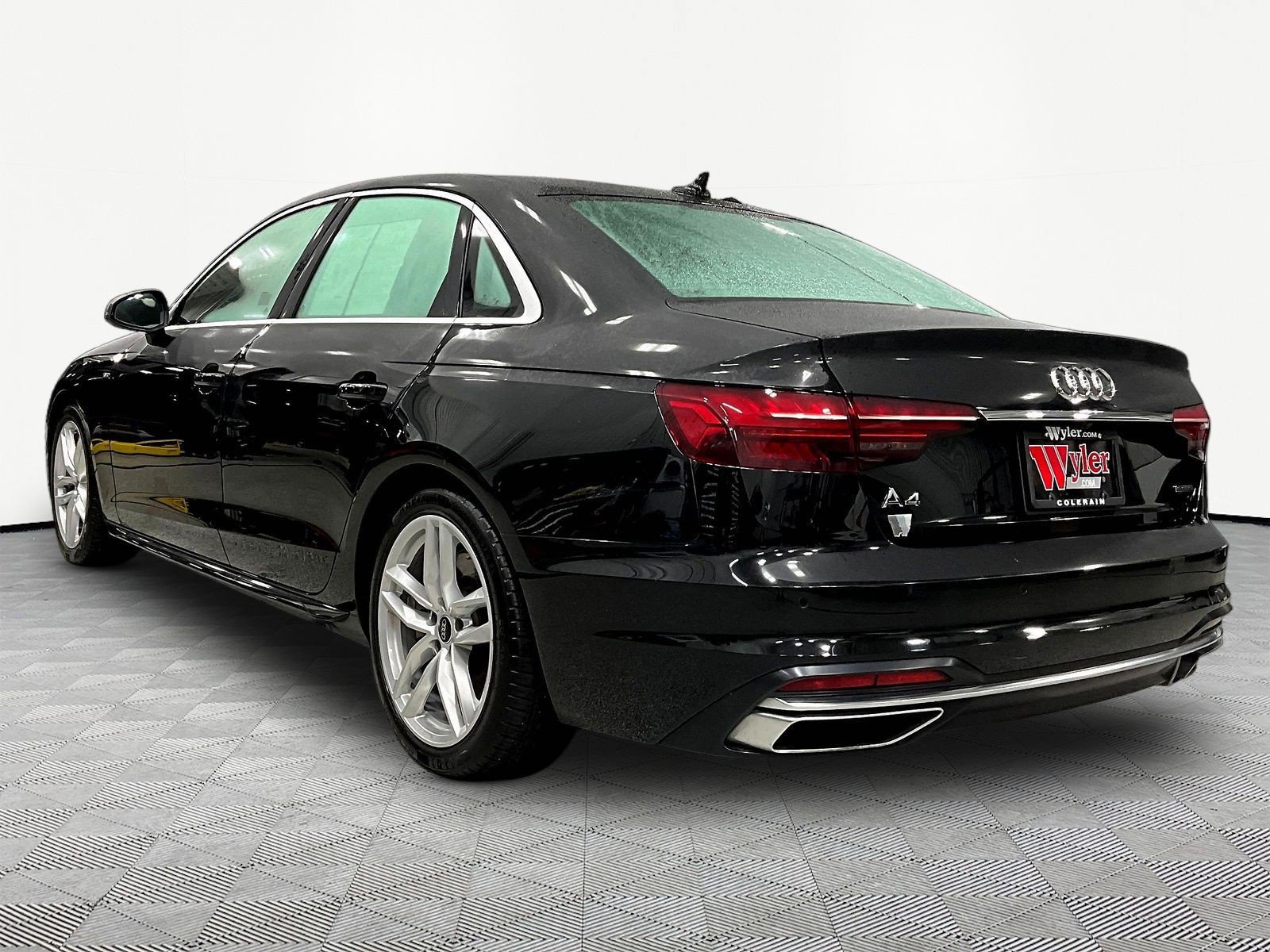 Used 2024 Audi A4 2.0T Premium Plus AWD/4WD image 4