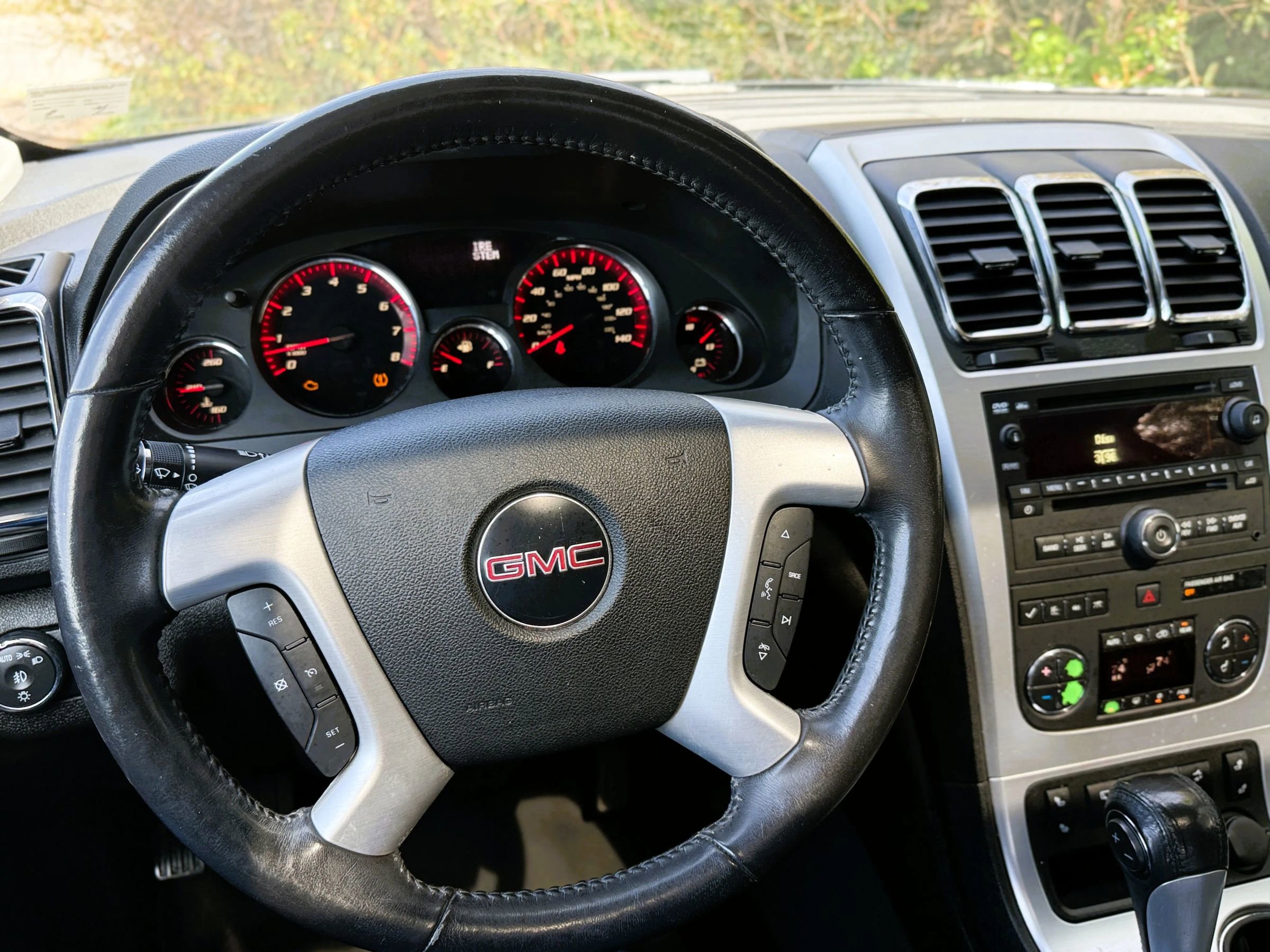 Used 2011 GMC Acadia SLT image 4