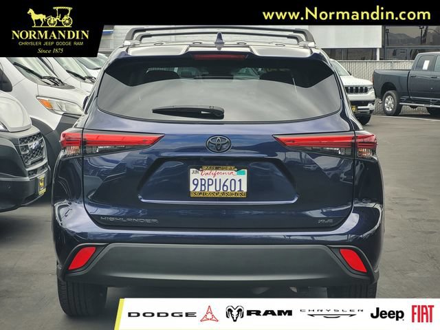 Used 2022 Toyota Highlander XLE FWD image 5