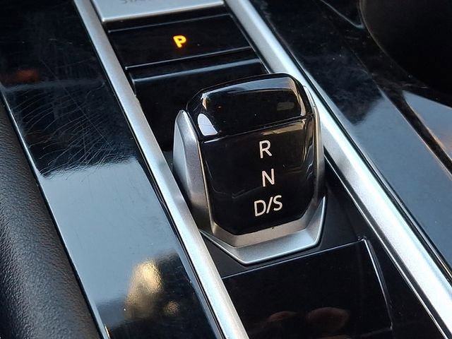 Used 2024 Volkswagen Atlas Cross Sport SE AWD/4WD image 14