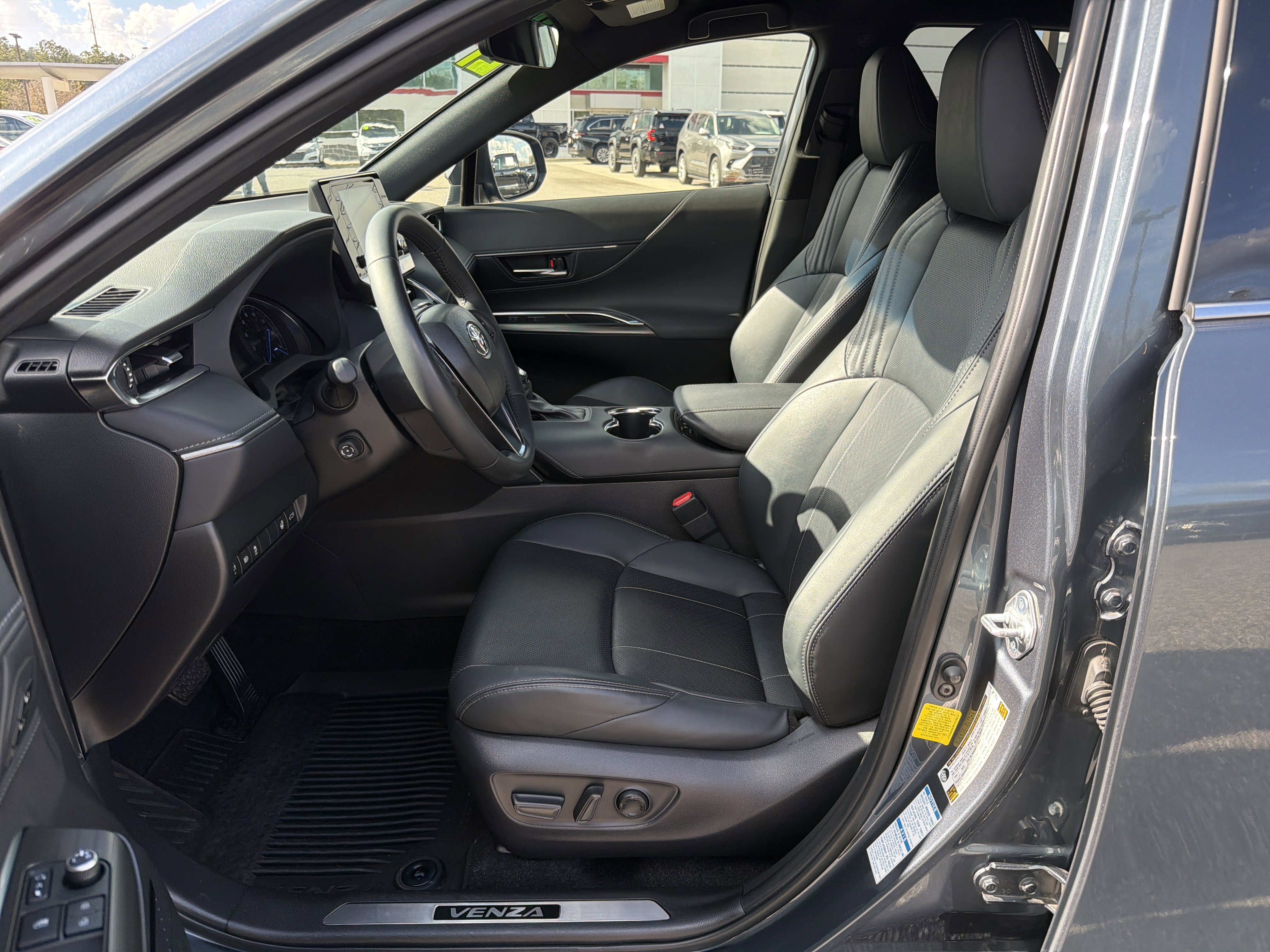 Certified 2021 Toyota Venza XLE w/ Softex Package image 19