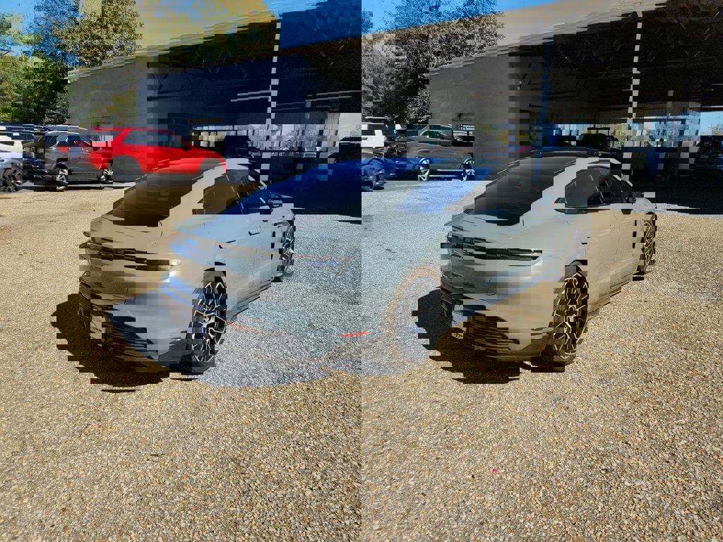 Used 2020 Porsche Taycan Turbo image 5