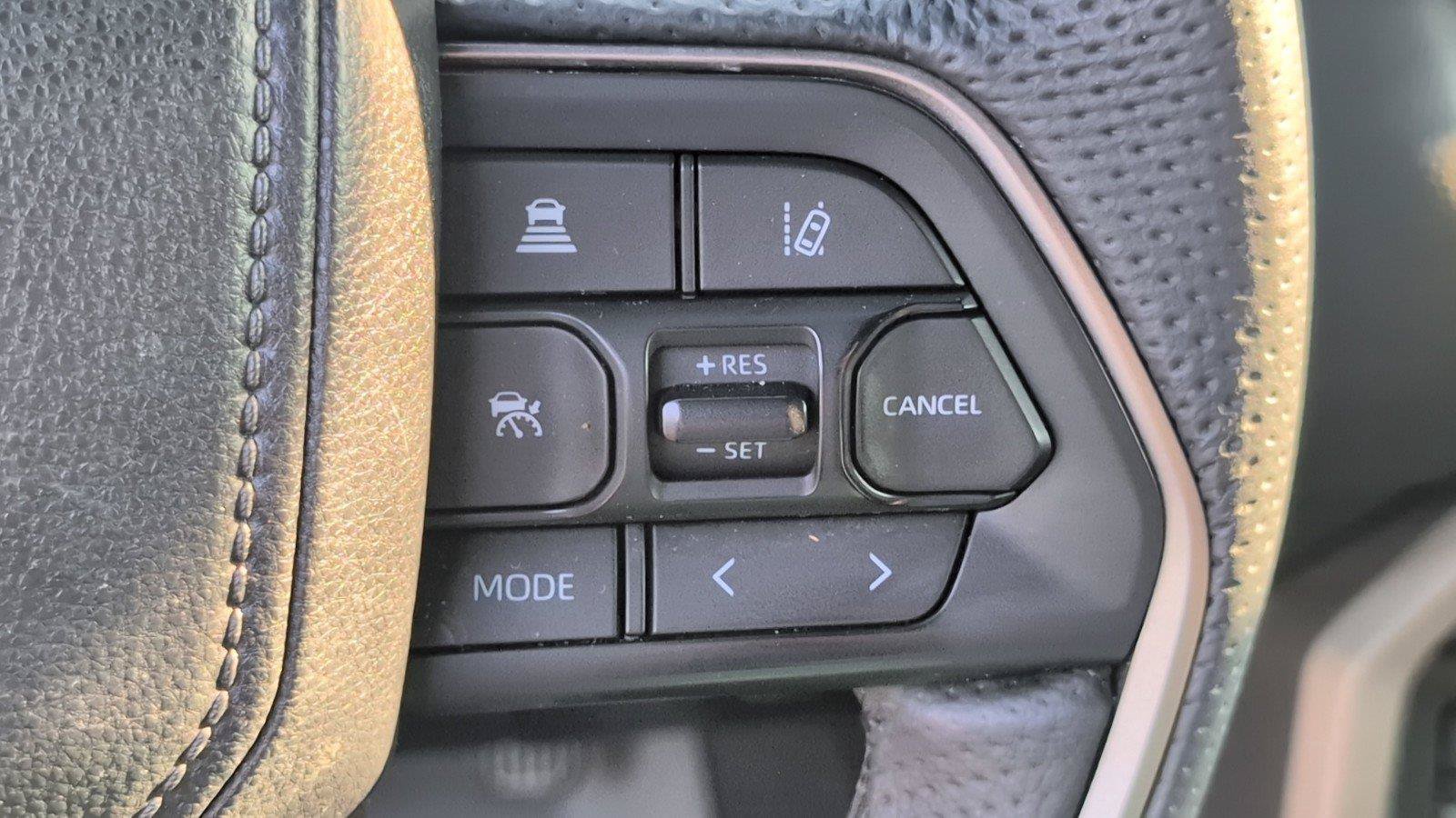 Used 2025 Toyota Sequoia SR5 AWD/4WD image 31