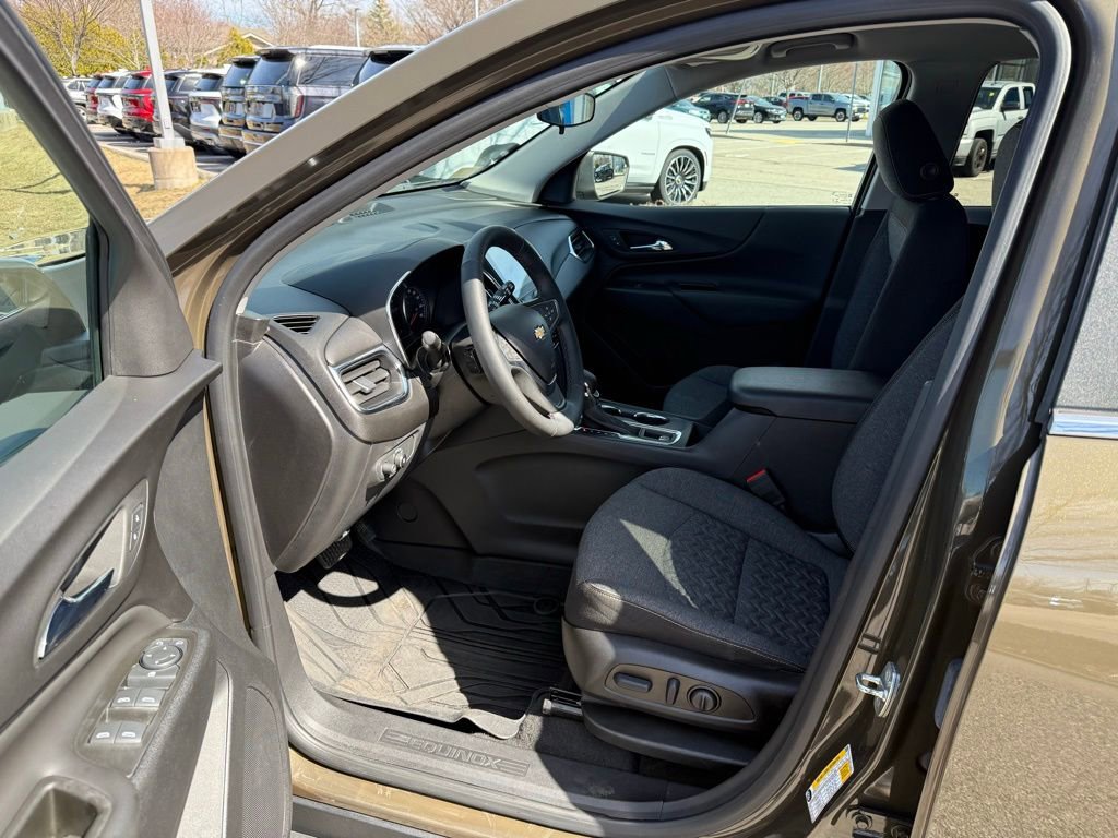 Used 2023 Chevrolet Equinox LT AWD/4WD image 12
