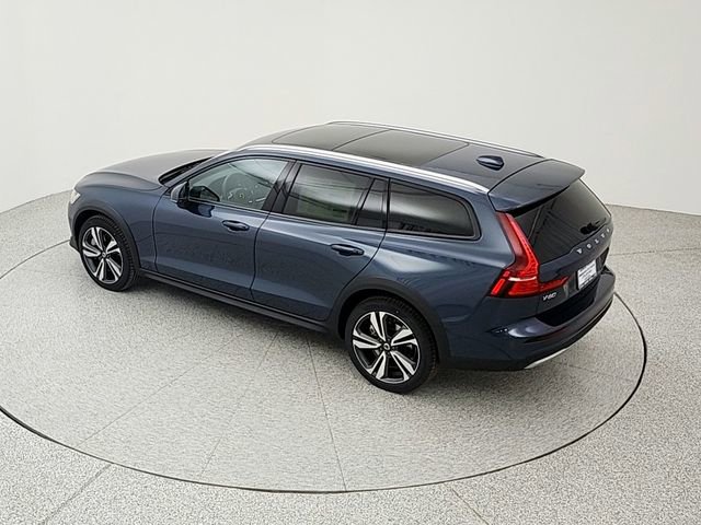 New 2026 Volvo V60 B5 Cross Country Plus w/ Climate Package image 35