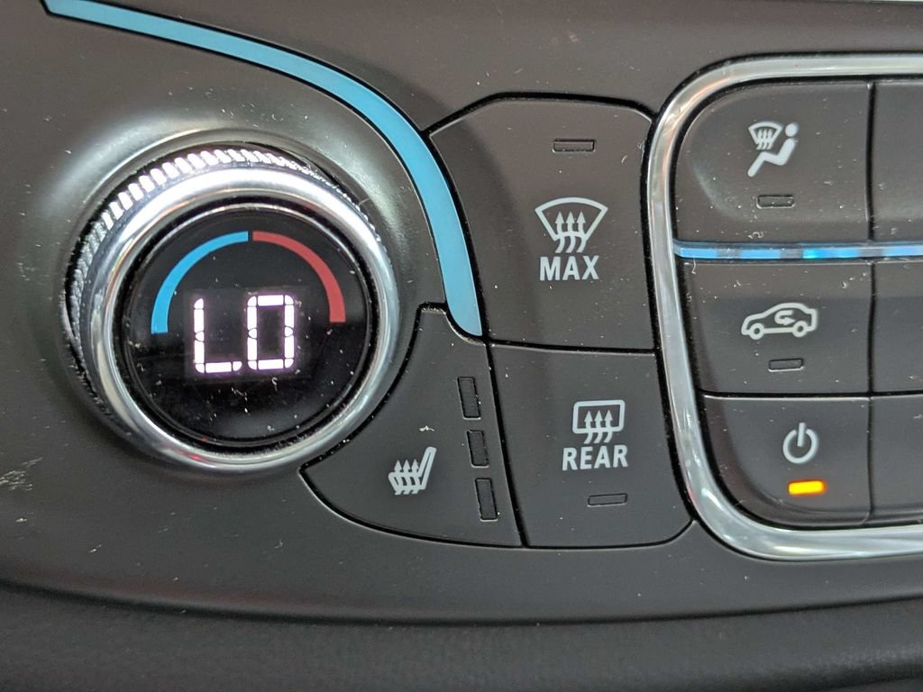 Used 2021 Chevrolet Traverse LT FWD image 22