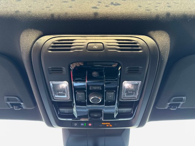 New 2026 Cadillac Escalade ESV Luxury w/ LPO, Floor Liner Package AWD/4WD image 24