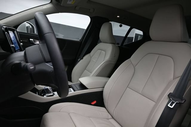 Used 2023 Volvo XC40 B5 Ultimate w/ Protection Package Premier AWD/4WD image 10