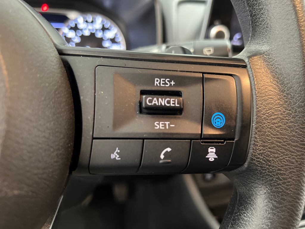 Used 2024 Nissan Rogue SV AWD/4WD image 44