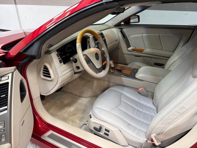 Used 2004 Cadillac XLR image 11
