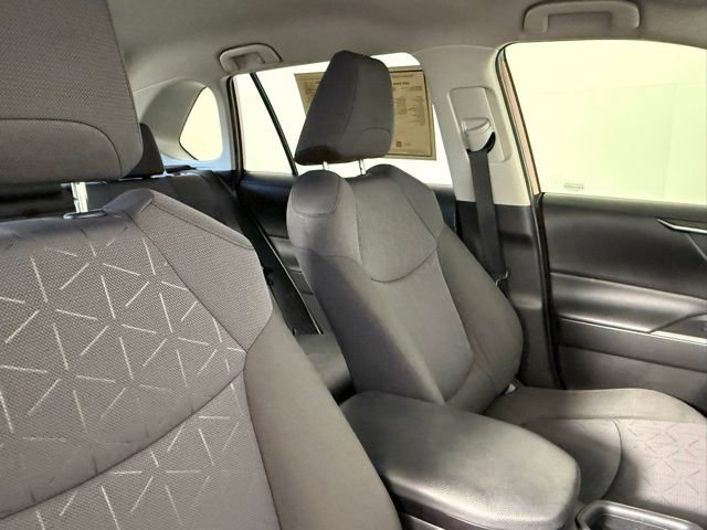 Used 2020 Toyota RAV4 XLE FWD image 50