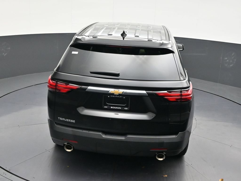 Used 2023 Chevrolet Traverse LS image 25
