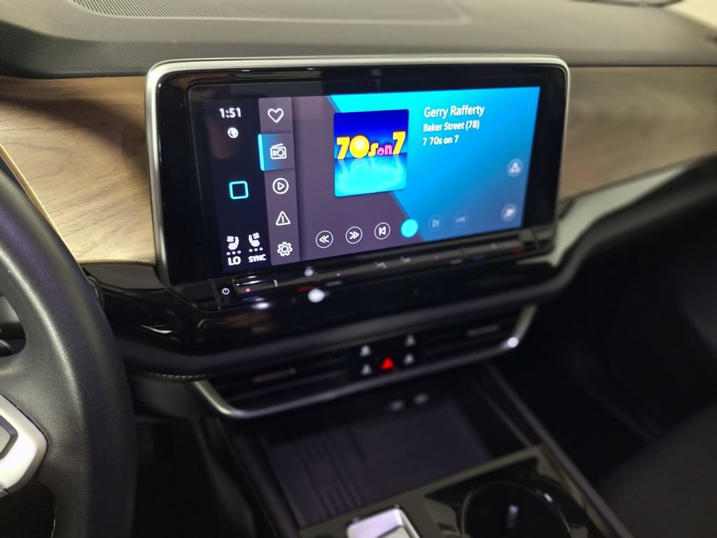 Used 2025 Volkswagen Atlas SE FWD image 13