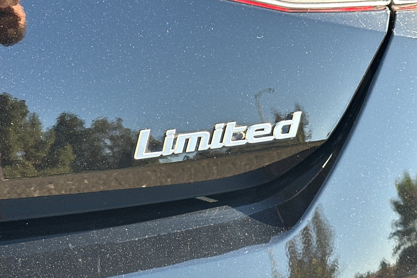 Used 2024 Hyundai Elantra Limited FWD image 25
