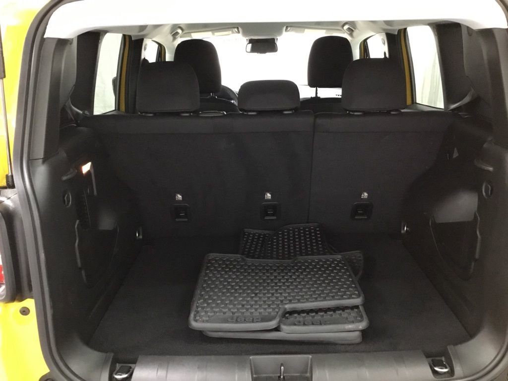 Used 2023 Jeep Renegade Trailhawk w/ Trailer Tow Group image 33