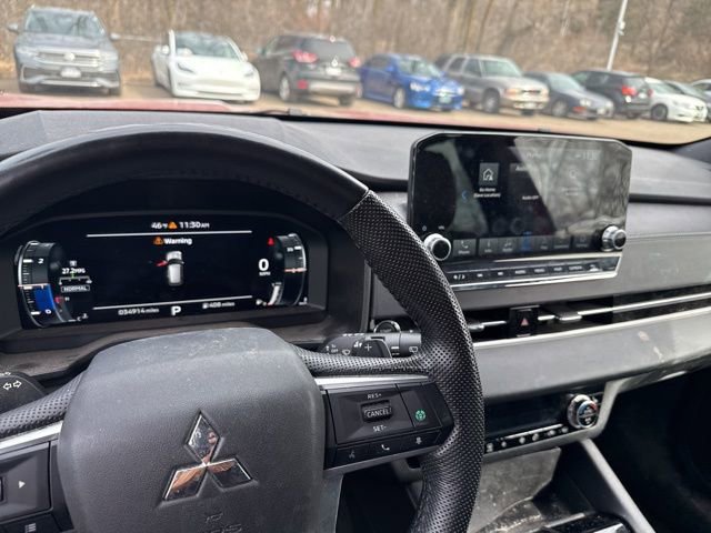 Used 2023 Mitsubishi Outlander SE Black Edition image 6