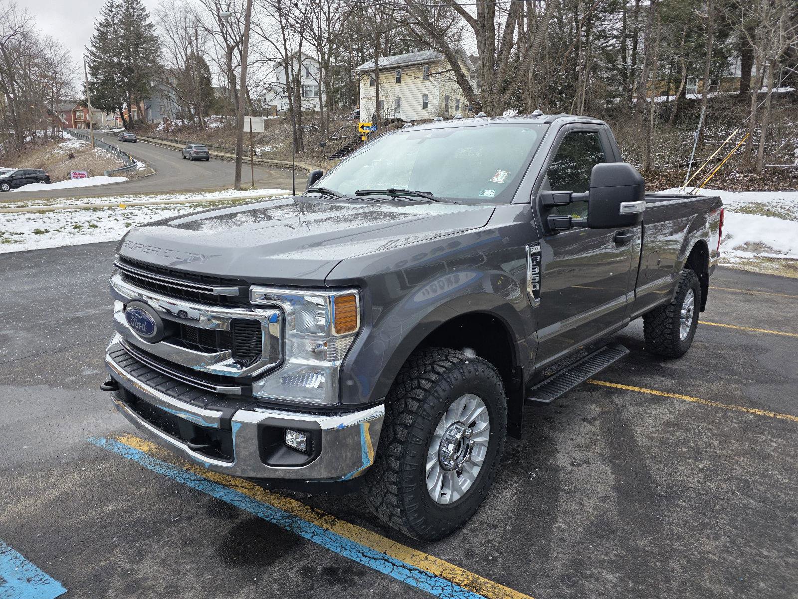 Used 2022 Ford F350 XLT w/ XLT Value Package AWD/4WD image 4