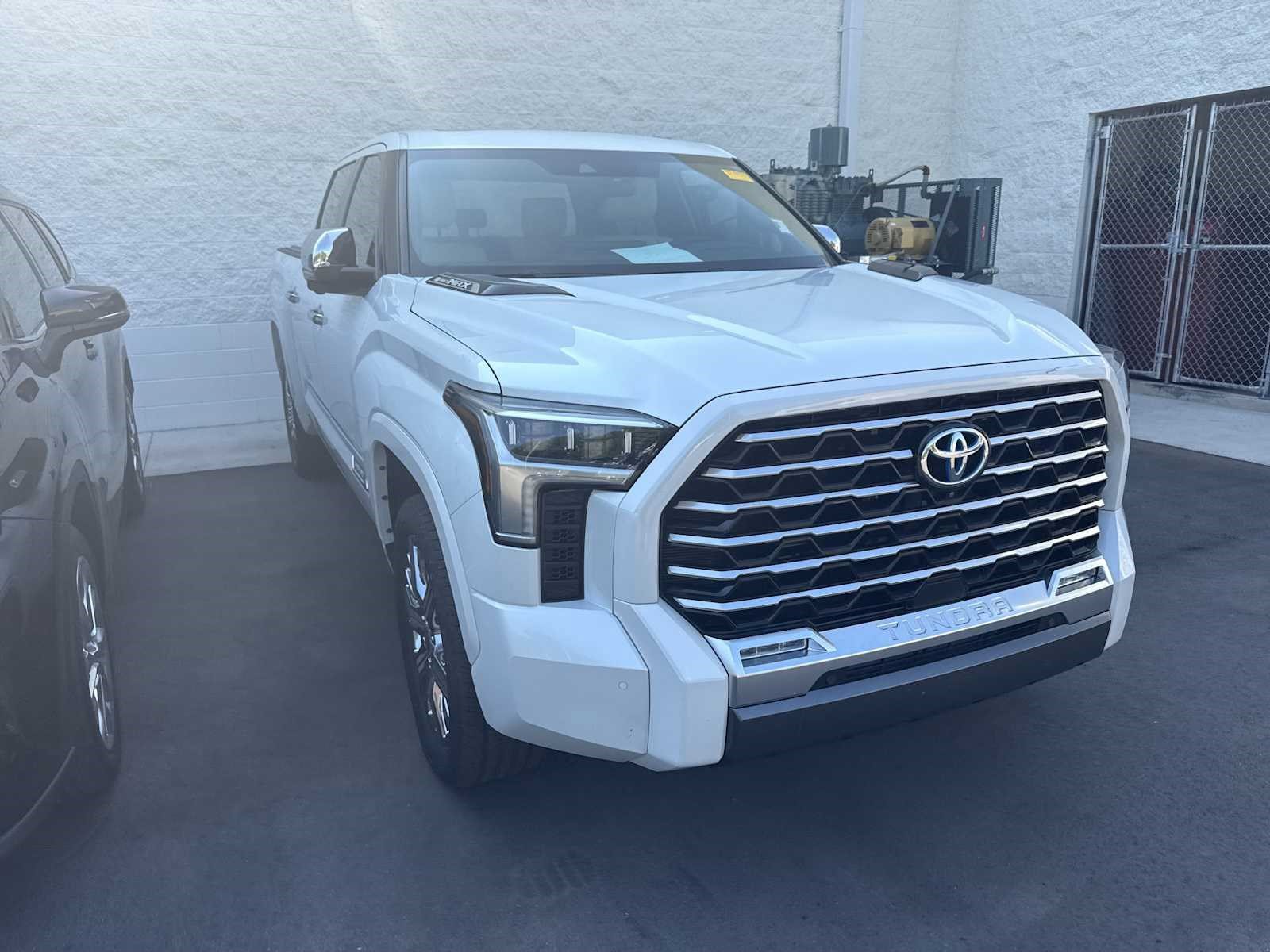 Used 2024 Toyota Tundra Capstone AWD/4WD image 38