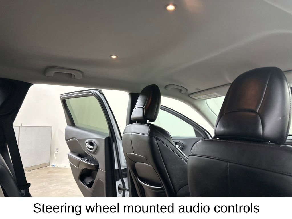 Used 2021 Jeep Cherokee Latitude Plus image 23