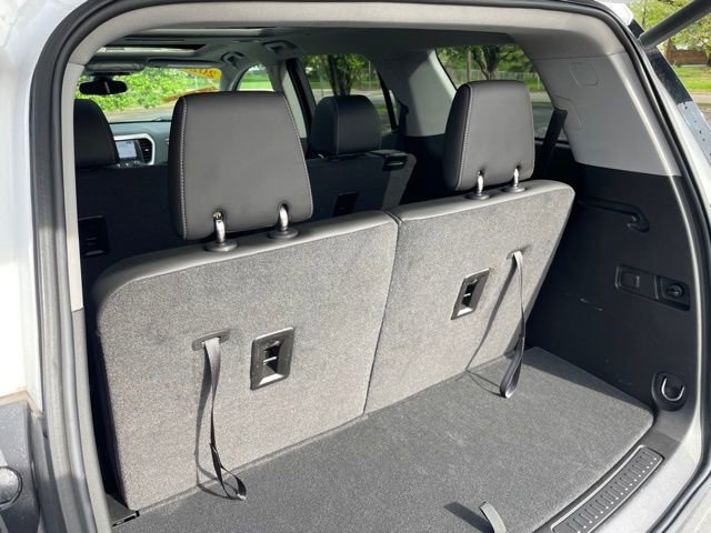 Used 2023 GMC Acadia SLT w/ Preferred Package FWD image 40