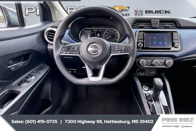 Used 2025 Nissan Versa SV image 5