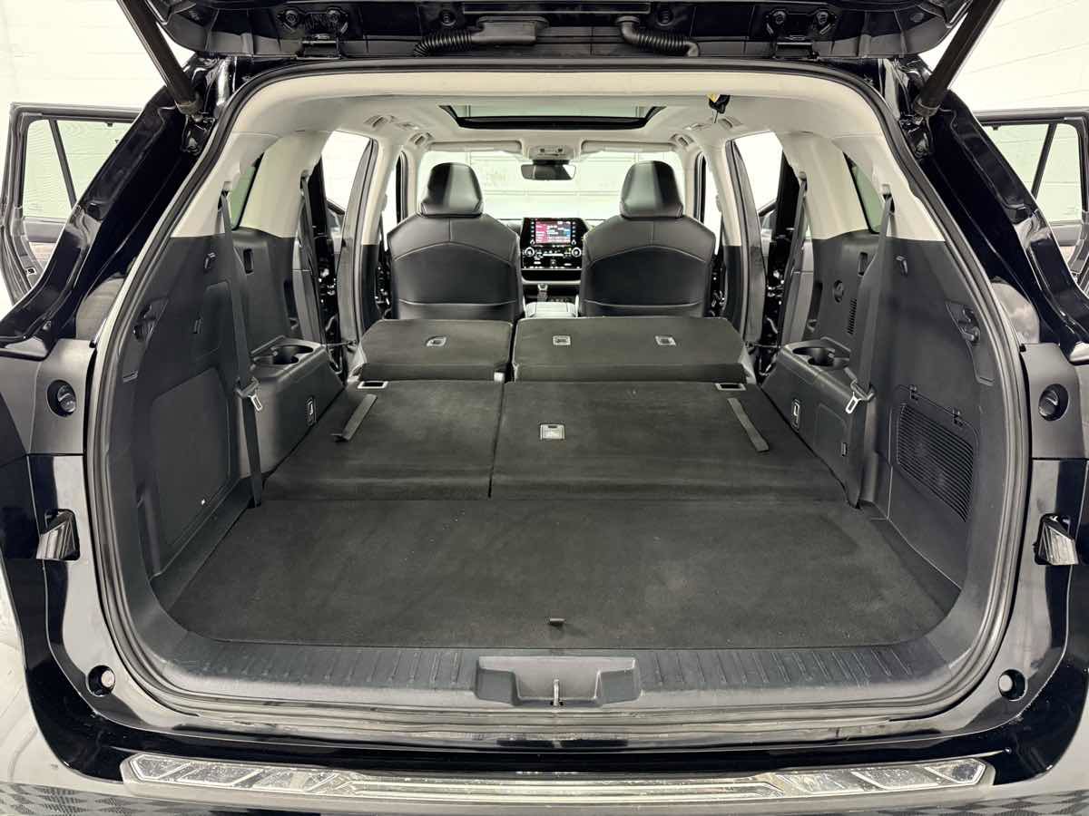 Used 2021 Toyota Highlander Limited image 32
