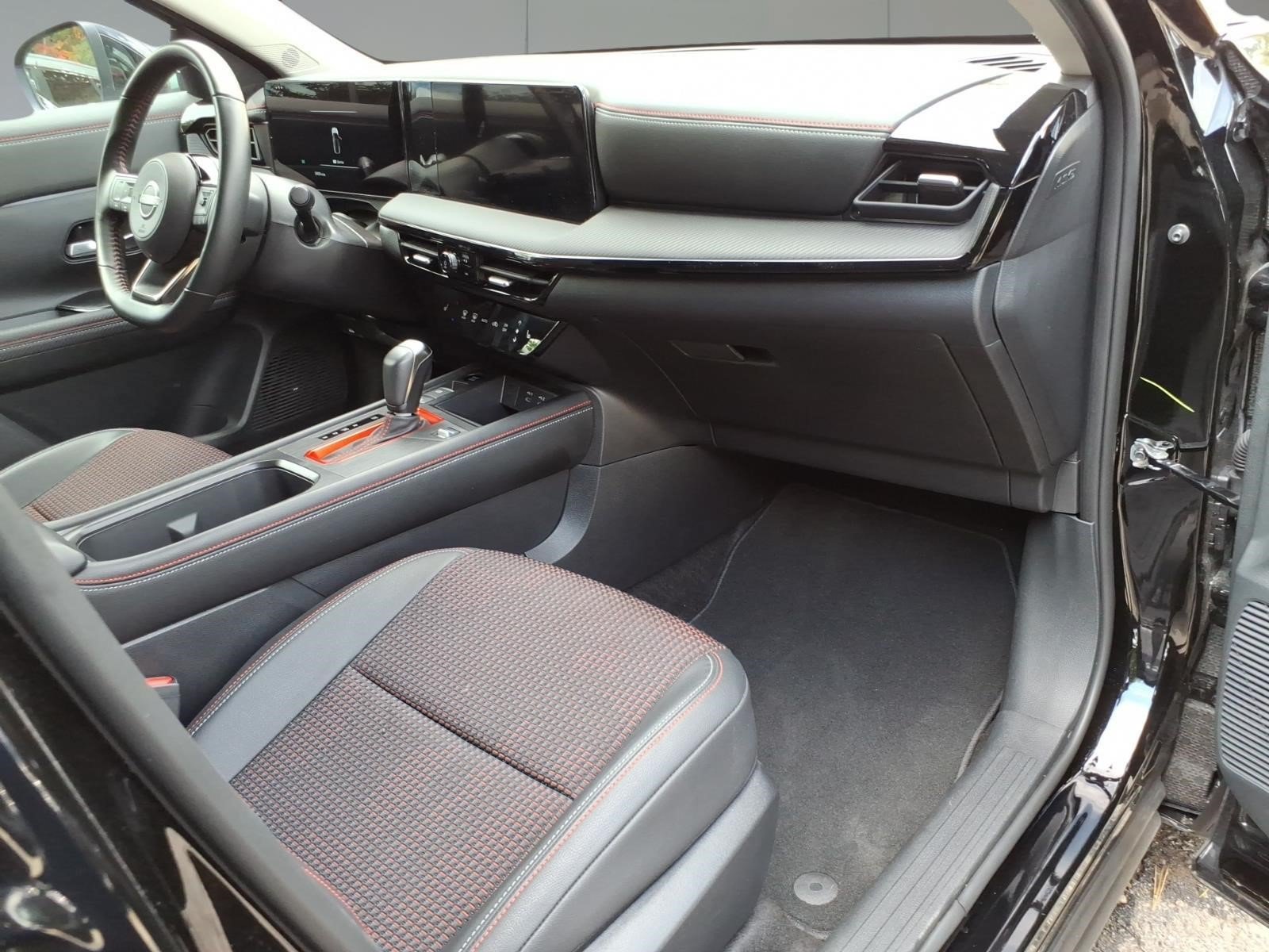 Used 2026 Nissan Kicks SR w/ Cold Weather Package AWD/4WD image 7