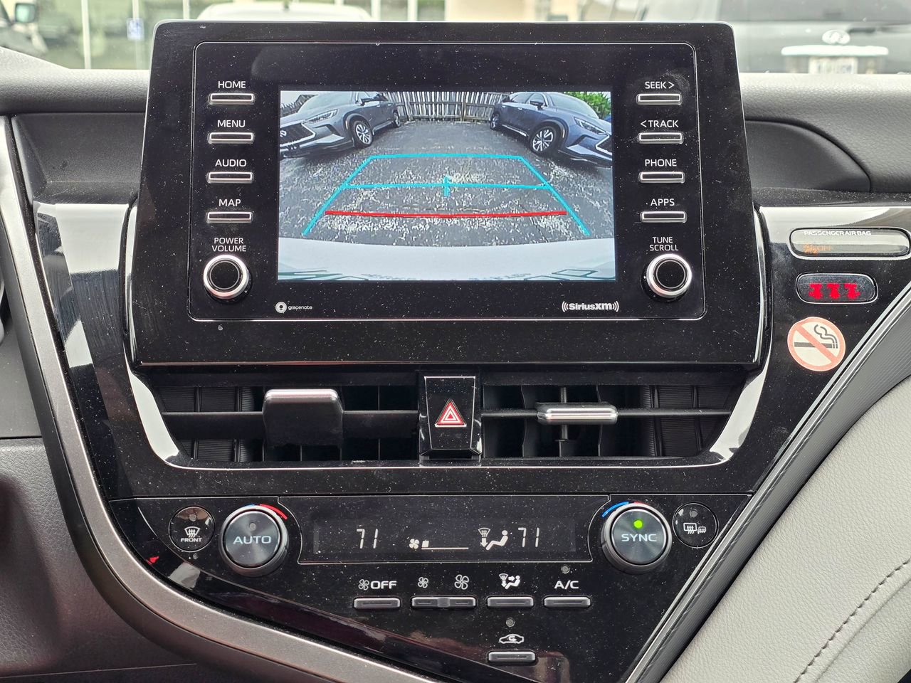 Used 2024 Toyota Camry SE image 18