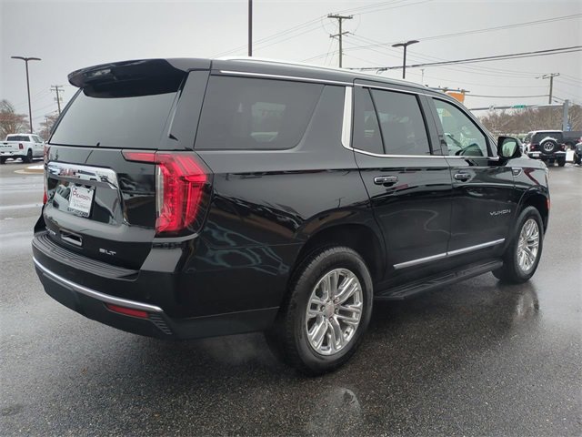 Used 2024 GMC Yukon SLT w/ SLT Luxury Package image 4