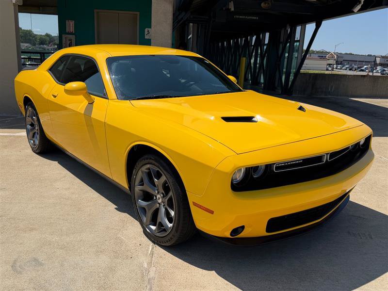 Used 2017 Dodge Challenger SXT RWD image 9