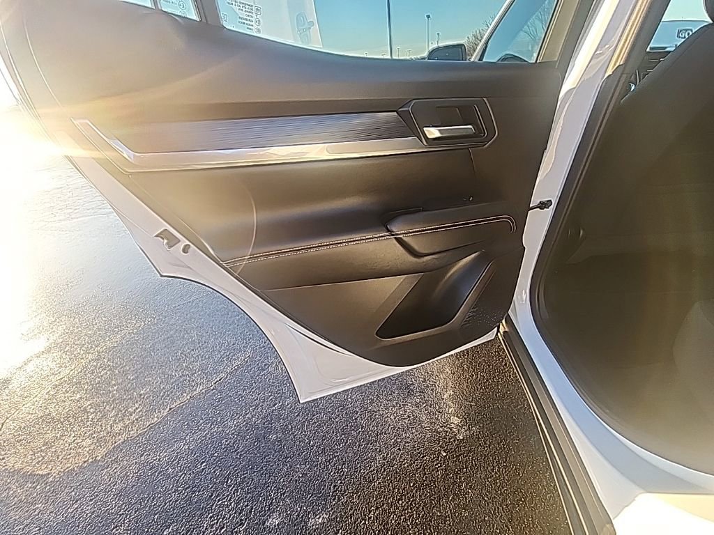 Used 2025 GMC Terrain Elevation image 25