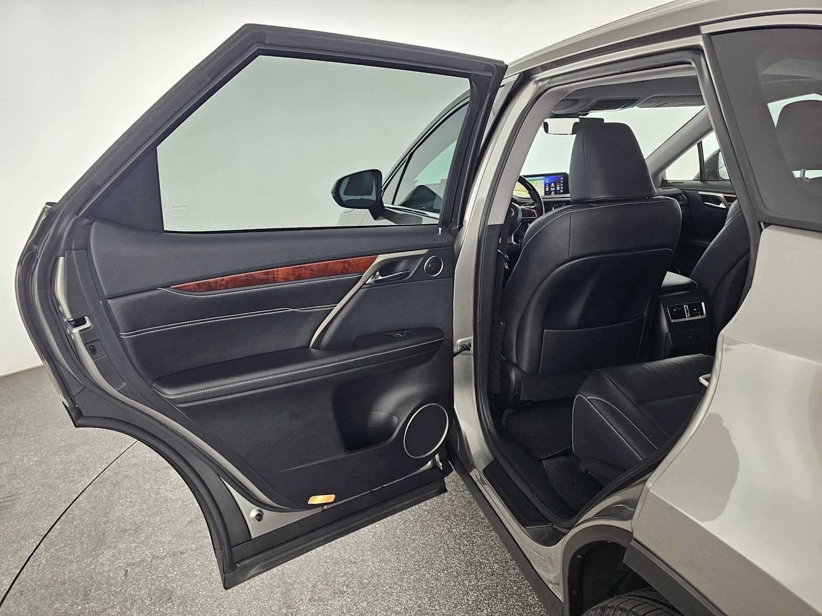 Used 2018 Lexus RX 350L FWD image 17