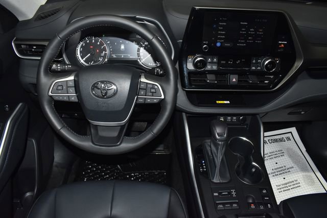 Used 2023 Toyota Highlander XLE image 15