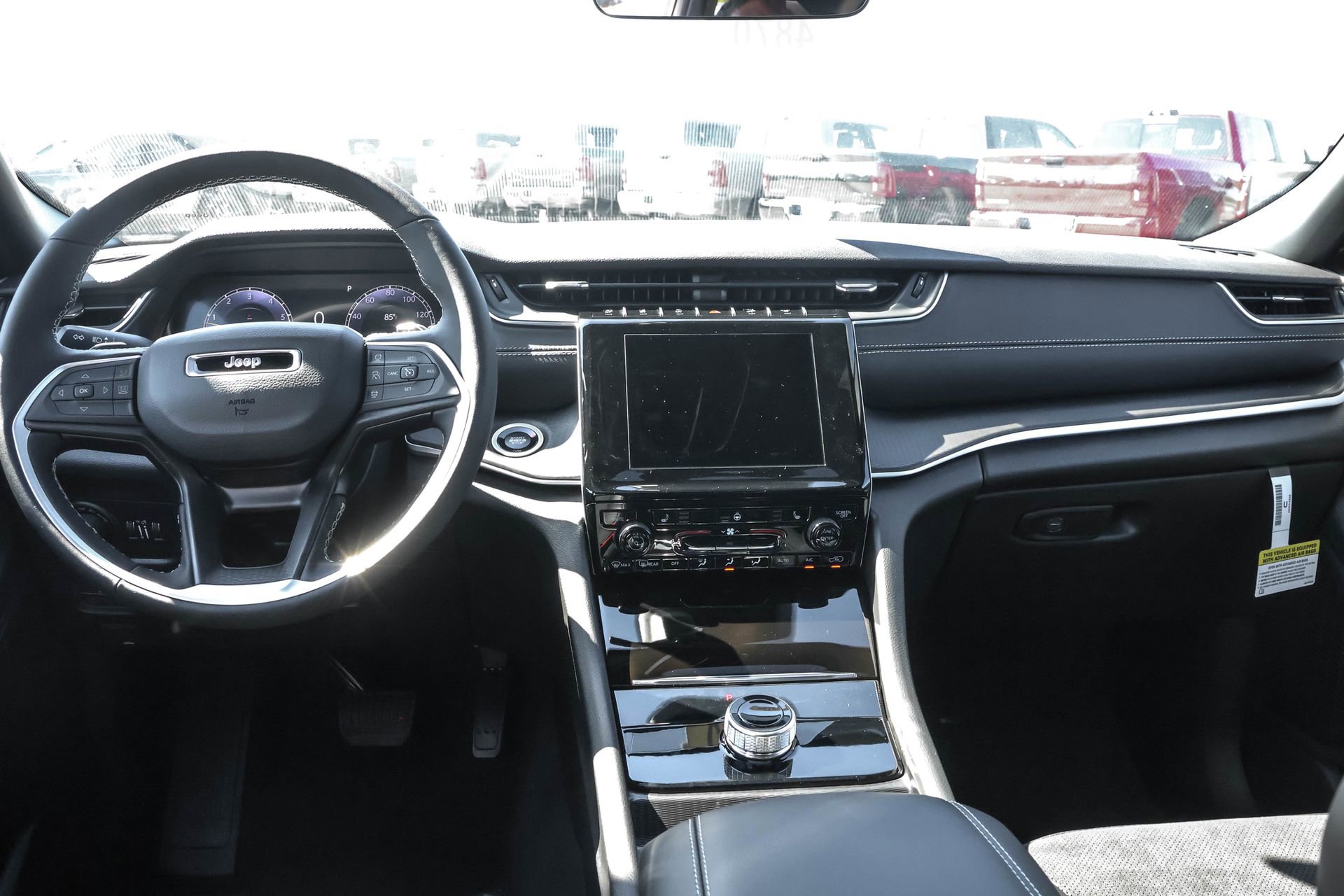 New 2025 Jeep Grand Cherokee Altitude image 17