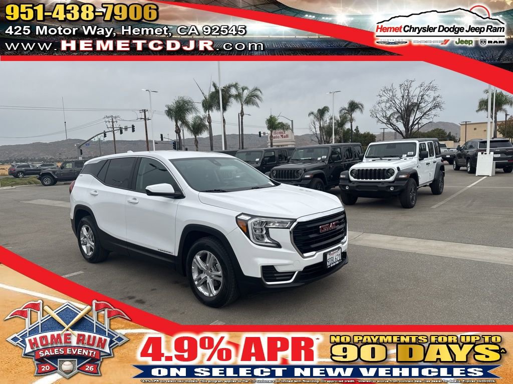 Used 2022 GMC Terrain SLE image 1