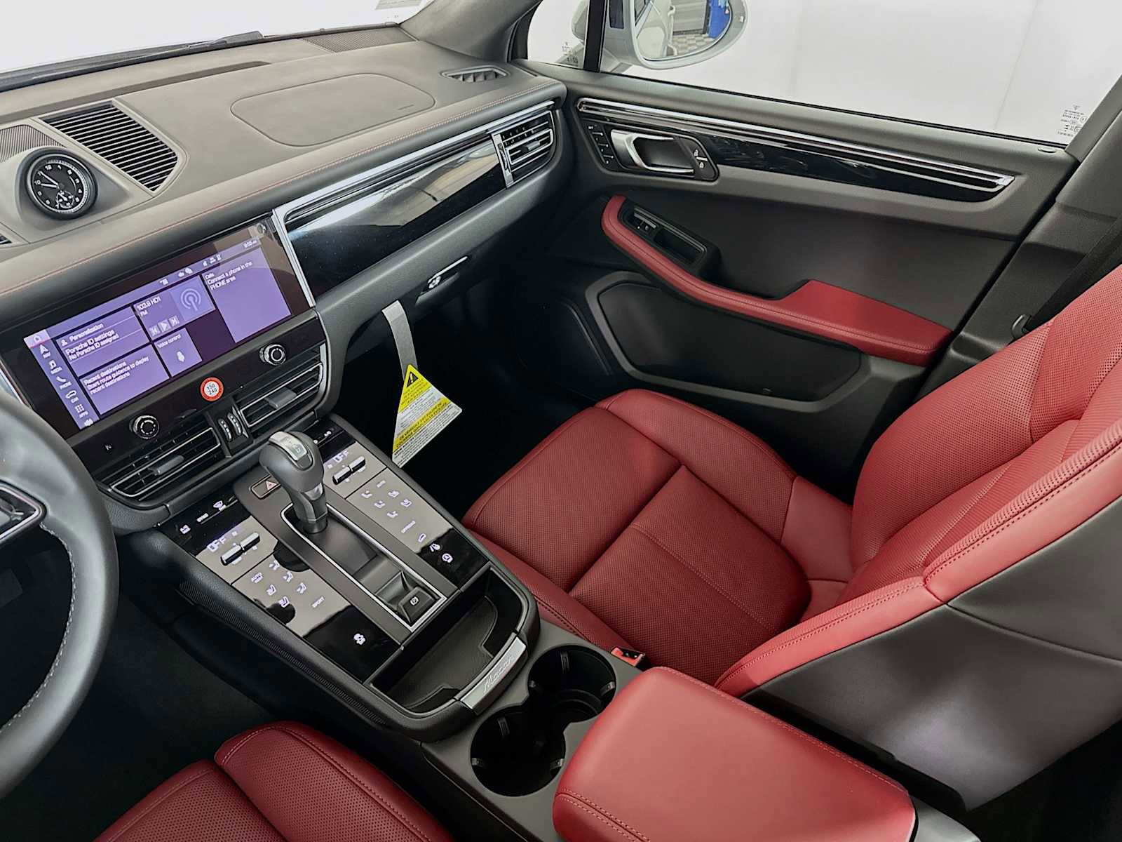 New 2026 Porsche Macan image 25