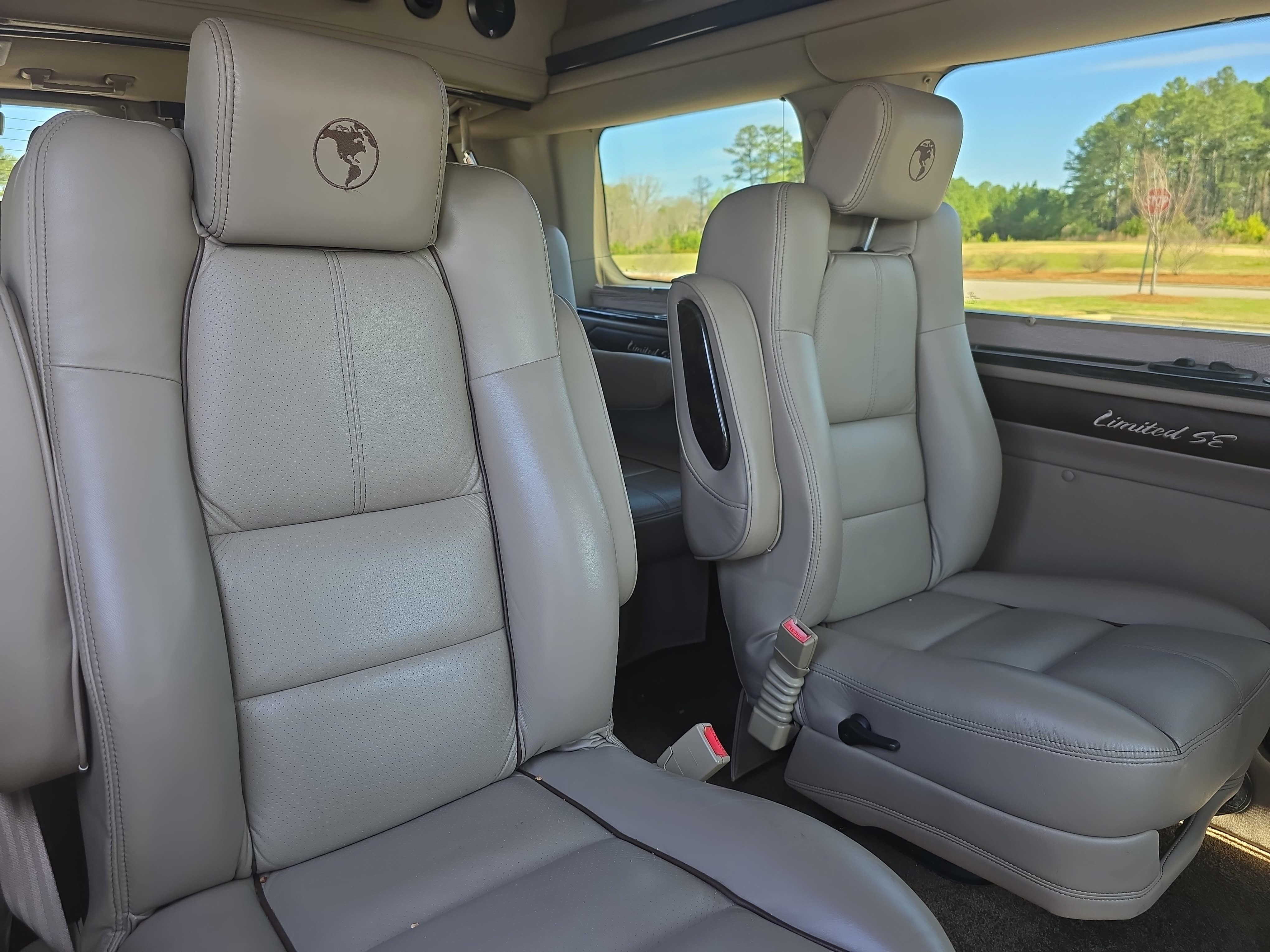 Used 2016 Ford Transit 150 XLT image 15