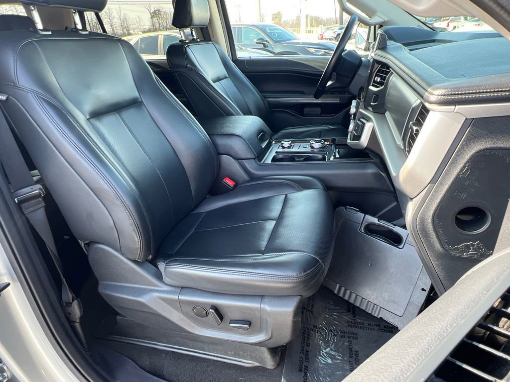 Used 2024 Ford Expedition Max XLT image 11
