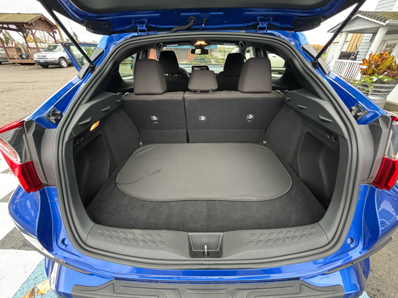Used 2019 Toyota C-HR LE image 21