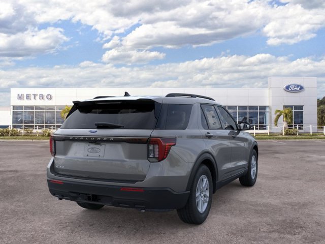 New 2026 Ford Explorer Active RWD image 8