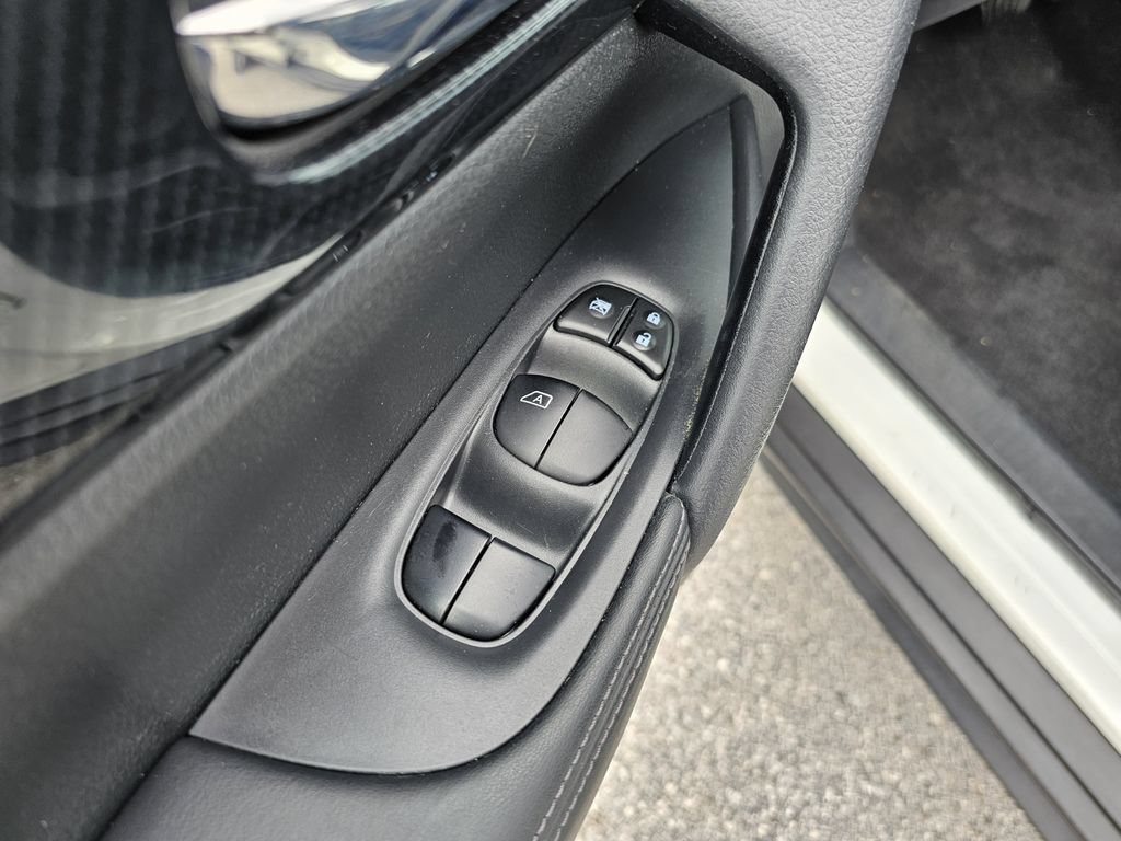 Used 2020 Nissan Rogue SL w/ Premium Package FWD image 18