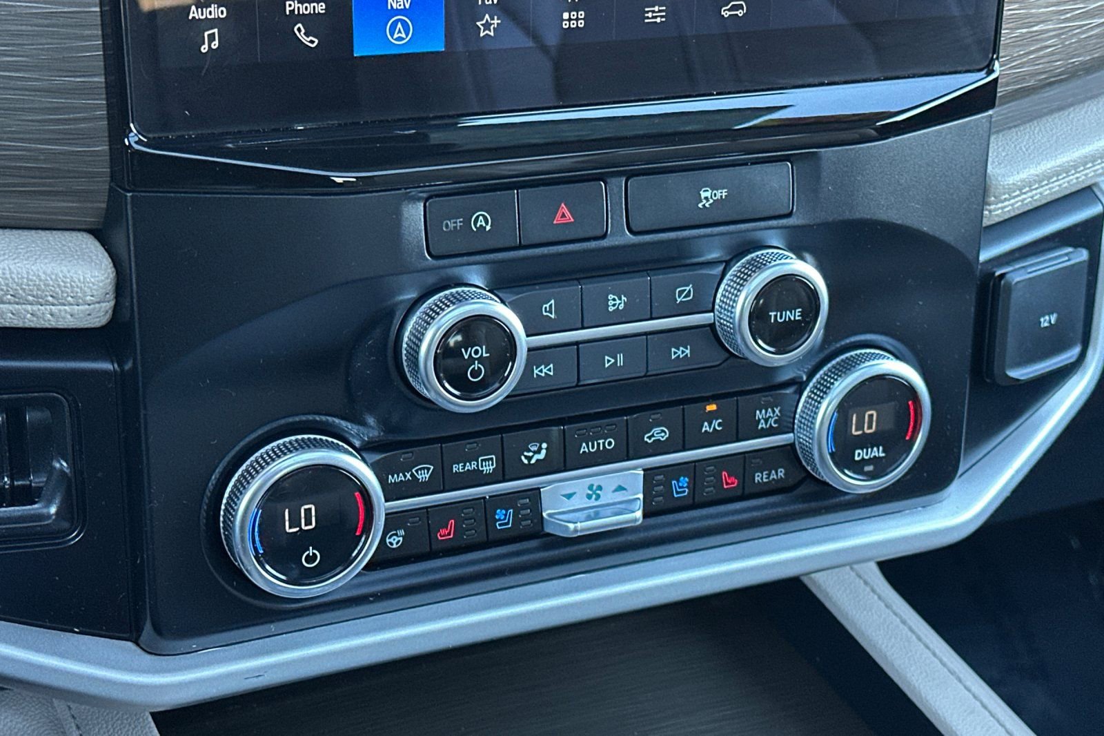 Certified 2023 Ford Expedition Limited image 19