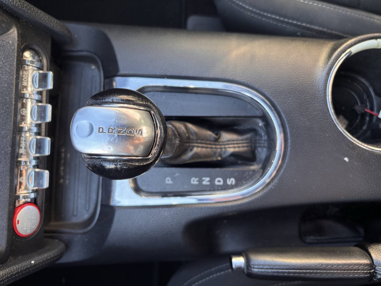 Used 2017 Ford Mustang Coupe RWD image 18