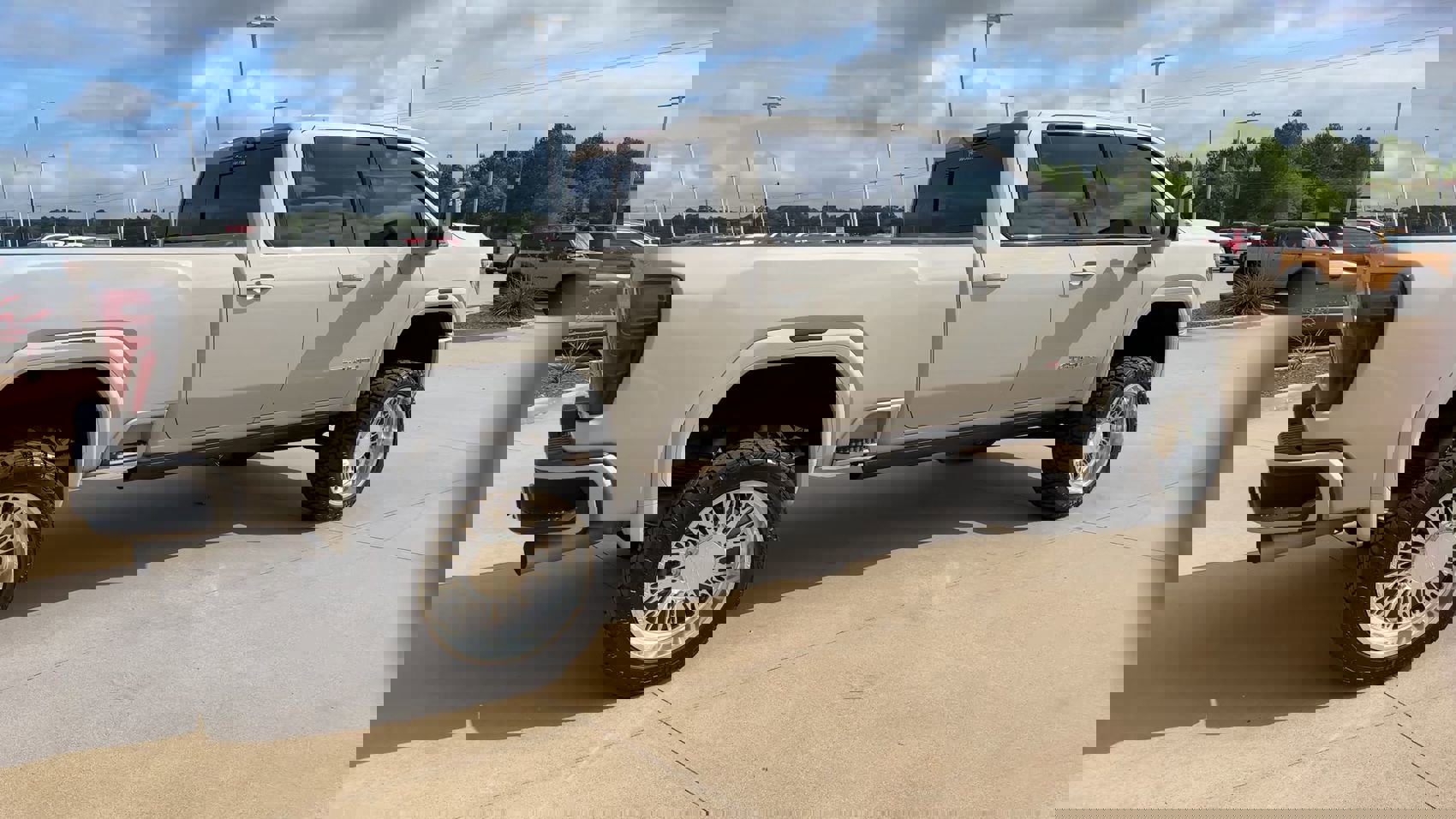 Used 2026 GMC Sierra 2500 AT4 w/ AT4 Premium Plus Package image 8