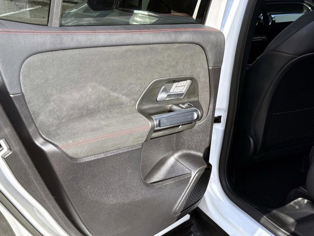 Used 2021 Mercedes-Benz GLB 250 image 13