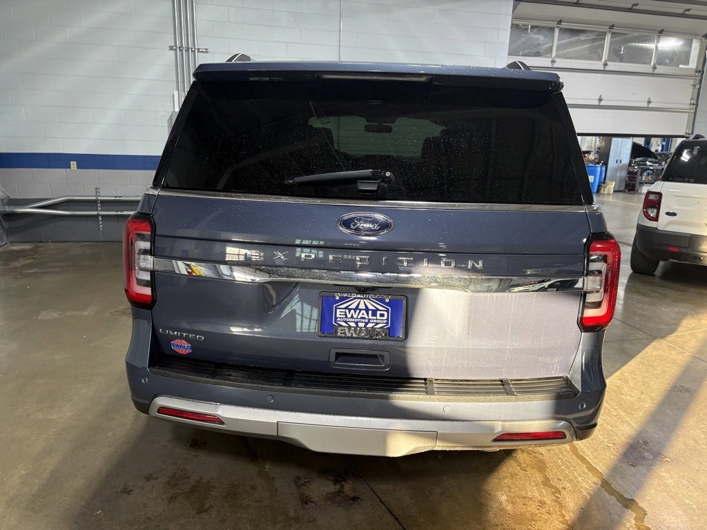 Used 2022 Ford Expedition Limited image 9