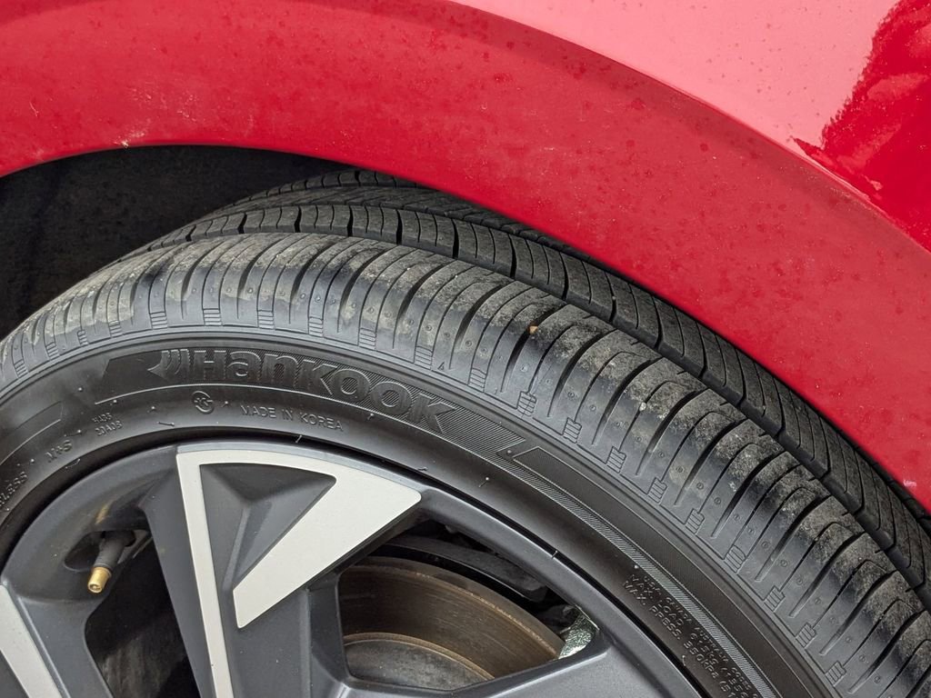 Used 2025 Hyundai Elantra SEL image 29