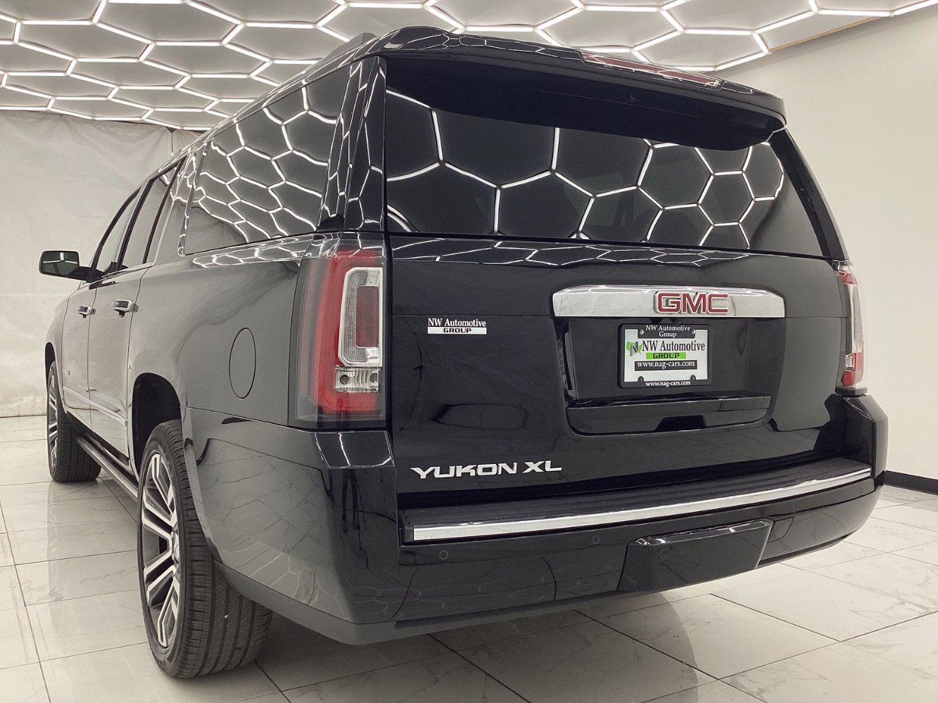 Used 2020 GMC Yukon XL Denali image 8